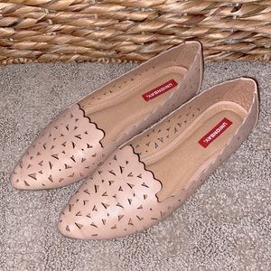 UNIONBAY Cut-out Faux Leather Flats size 8.5